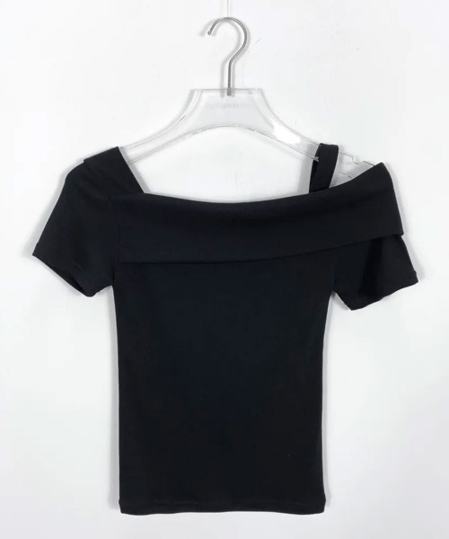 VIVID LADY(ビビッドレディー)の「スリムフィット ワンショルダー トップス(Tシャツ/カットソー・レディース・ブラック/ホワイト/ベージュ・FREE)」の14枚目の写真
