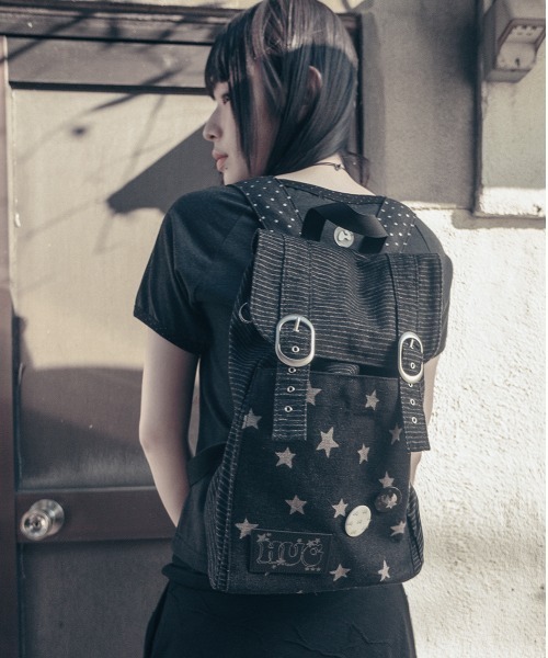 L.H.P(エルエイチピー)の「HUG YOUR SKIN/ハグユアスキン/Stardust denim back-pack(バックパック/リュック・レディース・ブラック・F)」の8枚目の写真