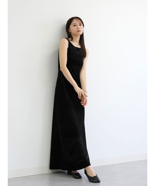 Reurie'（レウリィ）の「【-5kg見え！】オリジナルビスチェベロアワンピース / シンプル きれいめ ノースリーブ タンクトップ お呼ばれ オケージョン シンプル ネイビー ブルー ブラウン ブラック 着痩せ（ワンピース・レディース・ブラウン/ネイビー/ブラック・FREE）」の4枚目の写真