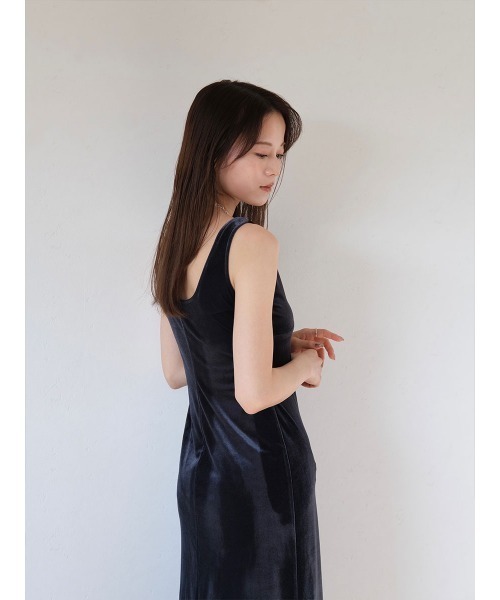 Reurie'（レウリィ）の「【-5kg見え！】オリジナルビスチェベロアワンピース / シンプル きれいめ ノースリーブ タンクトップ お呼ばれ オケージョン シンプル ネイビー ブルー ブラウン ブラック 着痩せ（ワンピース・レディース・ブラウン/ネイビー/ブラック・FREE）」の6枚目の写真