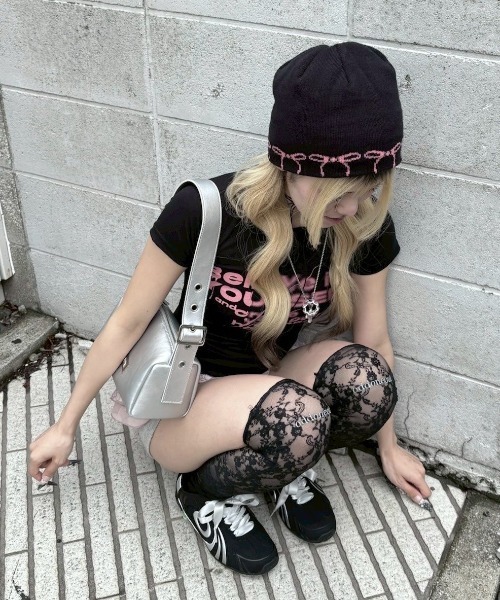 Never mind the XU / Chikashitsu+(ネバーマインド ザ エックスユー / チカシツプラス)の「【nmtc+】design crop tee / 【エヌエムティーシープラス】デザインクロップ半袖Tシャツ <着用動画あり>(Tシャツ/カットソー・レディース・ブラック/ホワイト/パープル・ONE SIZE)」の16枚目の写真