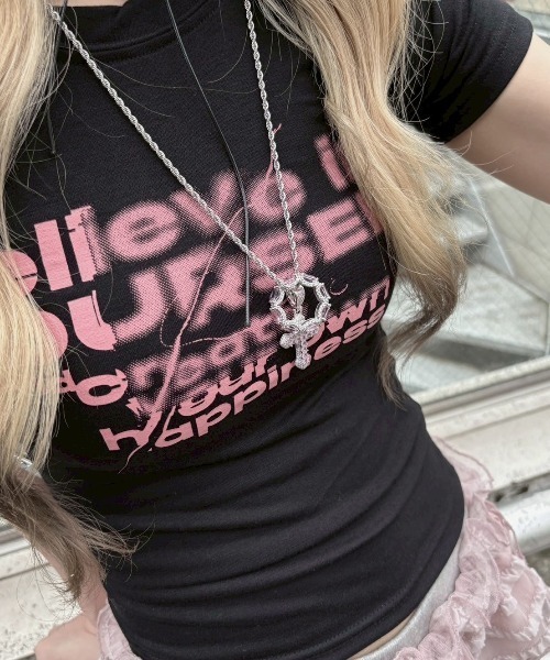 Never mind the XU / Chikashitsu+(ネバーマインド ザ エックスユー / チカシツプラス)の「【nmtc+】design crop tee / 【エヌエムティーシープラス】デザインクロップ半袖Tシャツ <着用動画あり>(Tシャツ/カットソー・レディース・ブラック/ホワイト/パープル・ONE SIZE)」の20枚目の写真