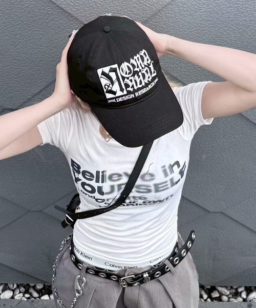 Never mind the XU / Chikashitsu+(ネバーマインド ザ エックスユー / チカシツプラス)の「【nmtc+】design crop tee / 【エヌエムティーシープラス】デザインクロップ半袖Tシャツ <着用動画あり>(Tシャツ/カットソー・レディース・ブラック/ホワイト/パープル・ONE SIZE)」の7枚目の写真