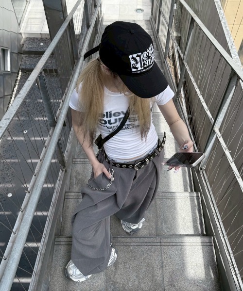 Never mind the XU / Chikashitsu+(ネバーマインド ザ エックスユー / チカシツプラス)の「【nmtc+】design crop tee / 【エヌエムティーシープラス】デザインクロップ半袖Tシャツ <着用動画あり>(Tシャツ/カットソー・レディース・ブラック/ホワイト/パープル・ONE SIZE)」の8枚目の写真