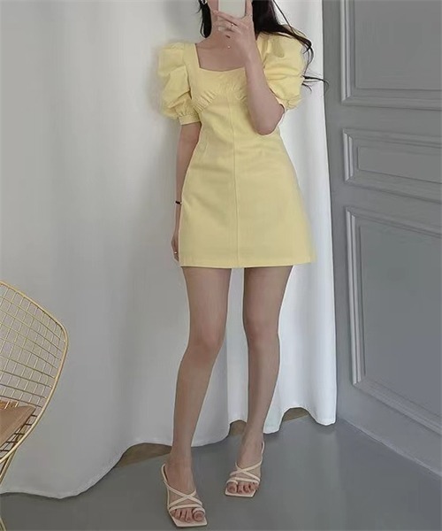 FREE STYLISTS（フリー スタイリスト）の「スクエアネック　ミニ丈ワンピース（ワンピース・レディース・ブラック/イエロー/ホワイト・M/L）」の12枚目の写真