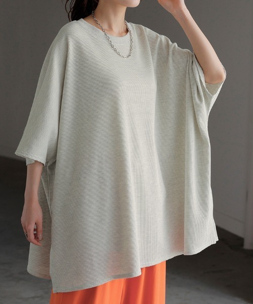 HUG.U(ハグユー)の「オーバーサイズワッフルTシャツ <セットアップ可>(Tシャツ/カットソー・レディース・ライトグレー/モカ/ブラック/カーキ/アイボリー・FREE)」の17枚目の写真