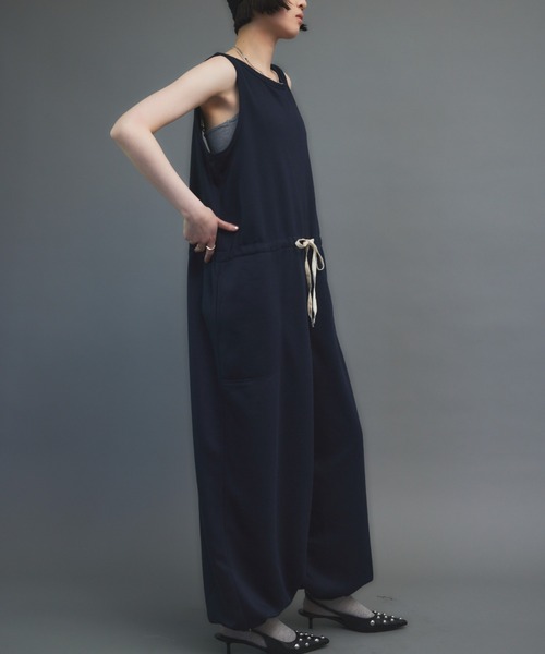 HANNE(アン)の「ベアバックスウェットジャンプスーツ(サロペット/オーバーオール・レディース・ネイビー/グレー・SMALL/MEDIUM)」の4枚目の写真