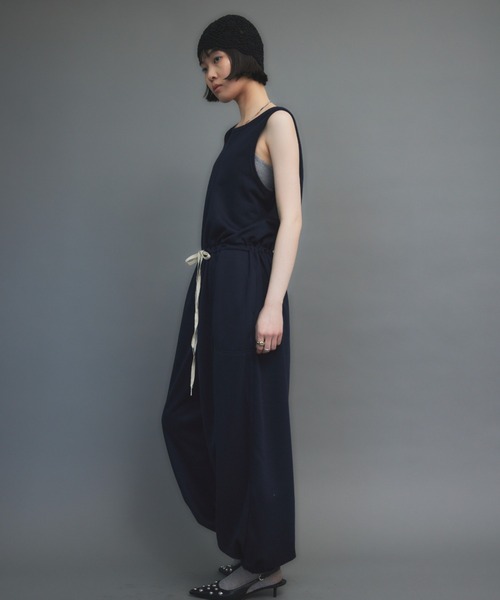 HANNE(アン)の「ベアバックスウェットジャンプスーツ(サロペット/オーバーオール・レディース・ネイビー/グレー・SMALL/MEDIUM)」の9枚目の写真