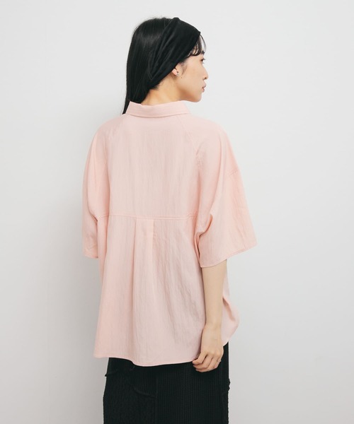 KBF(ケイビーエフ)の「マニッシュルーズシャツ(シャツ/ブラウス・レディース・オフホワイト/ピンク/ネイビー・ONE)」の17枚目の写真