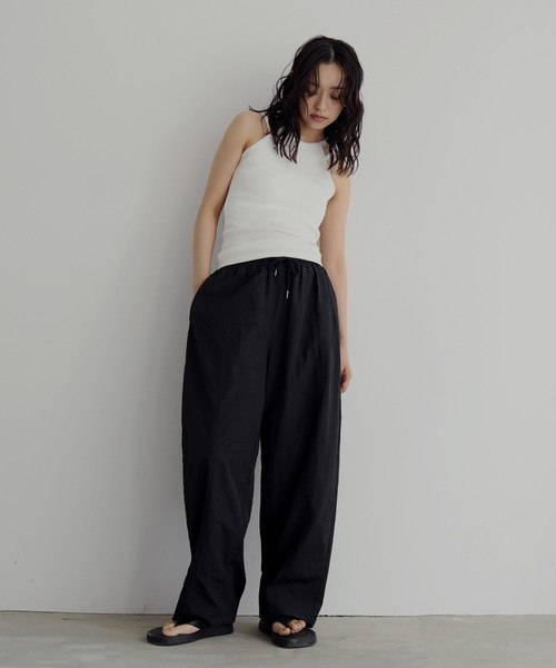 【新品タグ付】solamonat poche　ナイロンキャンバスパンツ　黒 新品タグ付】solamonat poche ナイロンキャンバスパンツ 黒