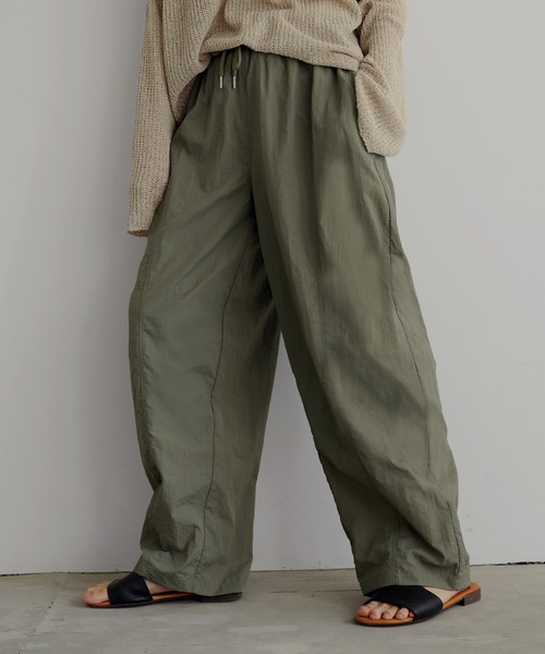 hellam（へラム）の「ナイロンコクーンパンツ（その他パンツ・レディース・カーキ/ブラック・FREE）」の7枚目の写真