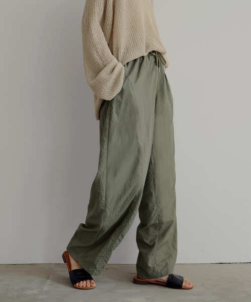 hellam（へラム）の「ナイロンコクーンパンツ（その他パンツ・レディース・カーキ/ブラック・FREE）」の8枚目の写真