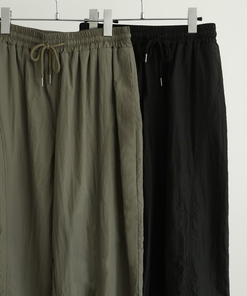hellam（へラム）の「ナイロンコクーンパンツ（その他パンツ・レディース・カーキ/ブラック・FREE）」の5枚目の写真