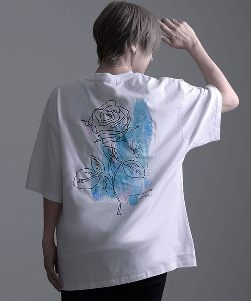 CavariA(キャバリア)の「『CavariA/キャバリア』花デザイン半袖Tシャツ(Tシャツ/カットソー・メンズ・ブラック系2/ブラック系4/ホワイト系3/ホワイト系2/ブラック系3/ブラック系1/ホワイト系4/ホワイト系1・L/M)」の2枚目の写真