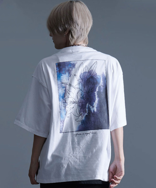 CavariA(キャバリア)の「『CavariA/キャバリア』花デザイン半袖Tシャツ(Tシャツ/カットソー・メンズ・ブラック系2/ブラック系4/ホワイト系3/ホワイト系2/ブラック系3/ブラック系1/ホワイト系4/ホワイト系1・L/M)」の3枚目の写真
