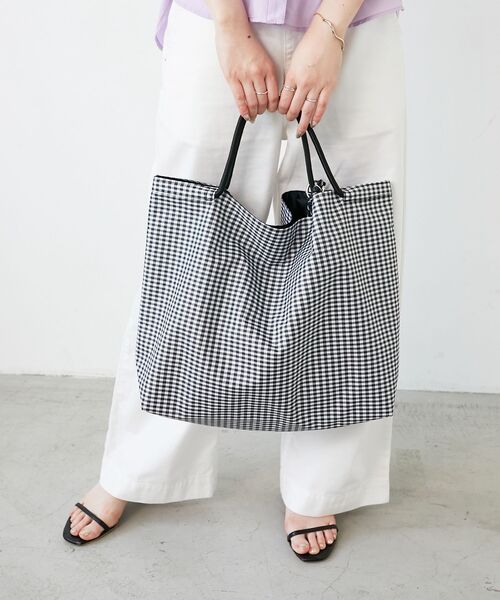 le.coeur blanc(ルクールブラン)の「ナイロンパッカブルトート(トートバッグ・レディース・ブラック系その他/ブラック/グレー・FREE)」の7枚目の写真