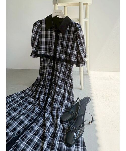 MERCURYDUO(マーキュリーデュオ)の「リボン付きスクエアトゥパンプス(パンプス・レディース・アイボリー/チャコールグレー・36/38)」の8枚目の写真