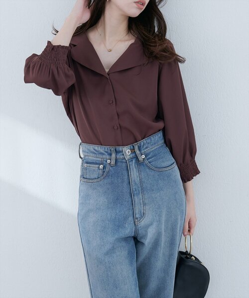 natural couture(ナチュラルクチュール)の「【WEB限定】オープンカラー袖口シャーリングブラウス(シャツ/ブラウス・レディース・ピンク/ブラウン/ブラック系その他/ホワイト系その他/グレイッシュベージュ/ブルー系その他・FREE)」の1枚目の写真