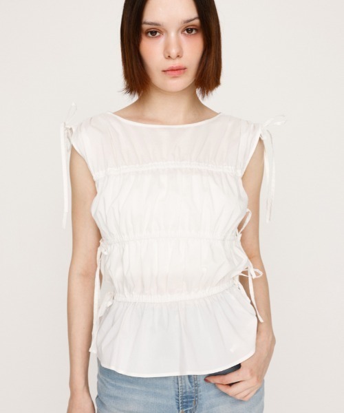 SLY（スライ）の「GATHER RIBBON WOVEN BL ギャザーリボン ウーブン ブラウス 夏服 ノースリーブトップス（シャツ/ブラウス・レディース・ブラック/ホワイト/ライトブルー・FREE）」の2枚目の写真