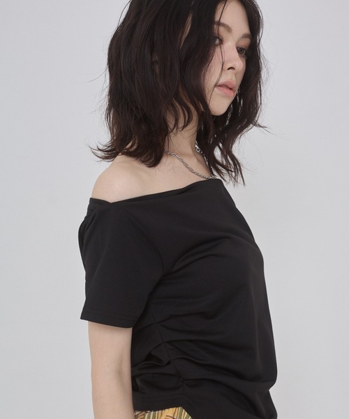 ENVYM(アンビー)の「ミニ裏毛オフショルトップス(Tシャツ/カットソー・レディース・グレー/ブラック/ホワイト・FREE)」の5枚目の写真