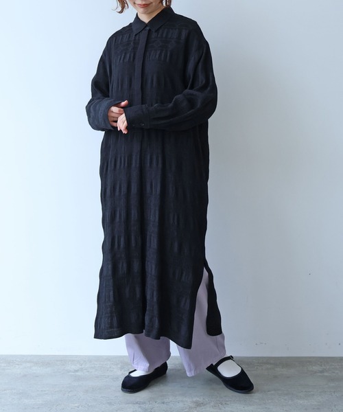 yuni(ユニ )の「レーヨンコットンジャカード シャツワンピース(ワンピース・レディース・ブラック/ホワイト・FREE)」の21枚目の写真
