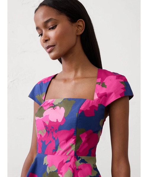 BANANA REPUBLIC FACTORY STORE（バナナリパブリック ファクトリーストア）の「BANANA REPUBLIC FACTORY STORE　　スクエアネックミディワンピース（ワンピース・レディース・マルチ・L/S/XS/M）」の2枚目の写真