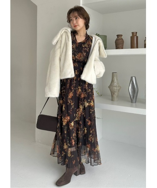 FRAY I.D(フレイアイディー)の「ECOPELビッグカラーショートジャケット(ブルゾン・レディース・モカ/アイボリー/ライトブルー・0/1)」の5枚目の写真