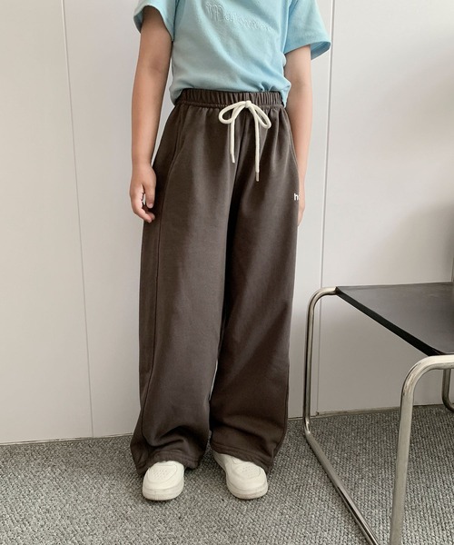 aimoha（アイモハ）の「【aimoha-KIDS-】キッズ 　ワイドスウェットパンツ（スウェットパンツ・キッズ・グレー/ダークグレー/ライトグレー/ブラック・170/160/150/140/130/120/110/100/90）」の4枚目の写真