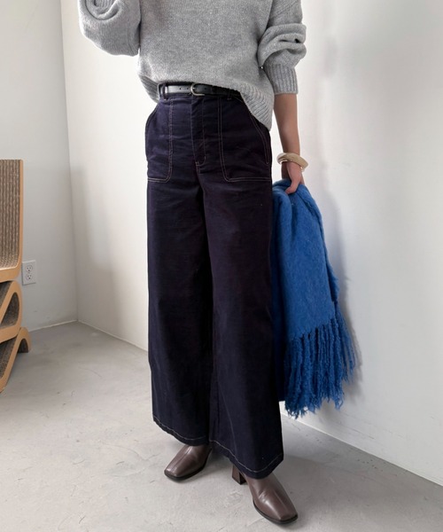 Doux archives(ドゥアルシーヴ)の「別珍デニムベイカーパンツ(デニムパンツ・レディース・ダークブラウン/ネイビー/キャメル・36/38)」の3枚目の写真