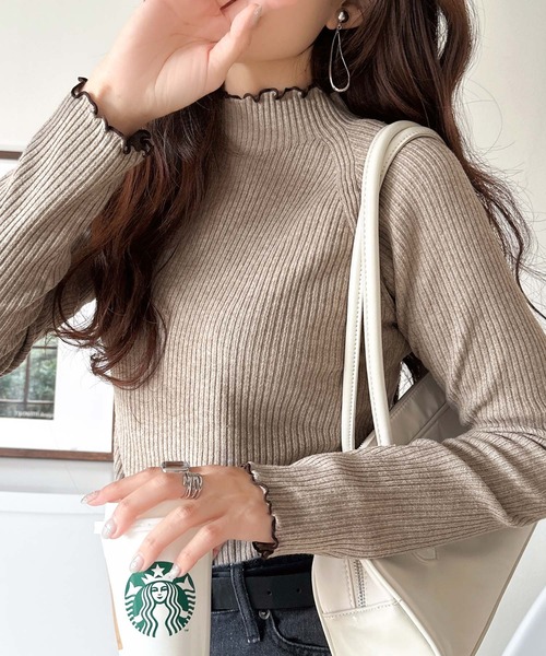 classicalelf（クラシカルエルフ）の「華奢見え叶える程よいフィット感。配色メロウリブニットトップス（長袖）（ニット/セーター・レディース・ブルー/グレー/ブラック/アイボリー/ブラウン/ベージュ/チャコール/ラベンダー・LARGE/MEDIUM/SMALL/X-LARGE）」の9枚目の写真