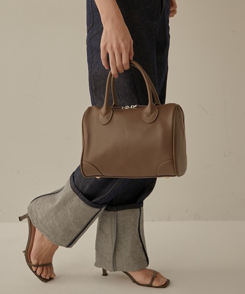 COLLAGE GALLARDAGALANTE（コラージュガリャルダガランテ）の「軽量ミニボストンレザーバッグ/WEB限定（ボストンバッグ・レディース・モカ/ブラック・FREE）」の13枚目の写真