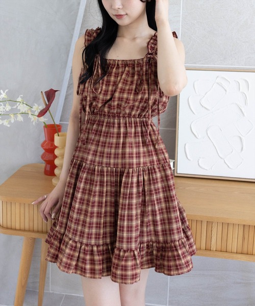 clear（クリア）の「リボンフリルミニキャミワンピース[チェック柄 ガーリー]≪SS新作≫（ワンピース・レディース・ボルドー/ブラウン/ベージュ・F）」の3枚目の写真