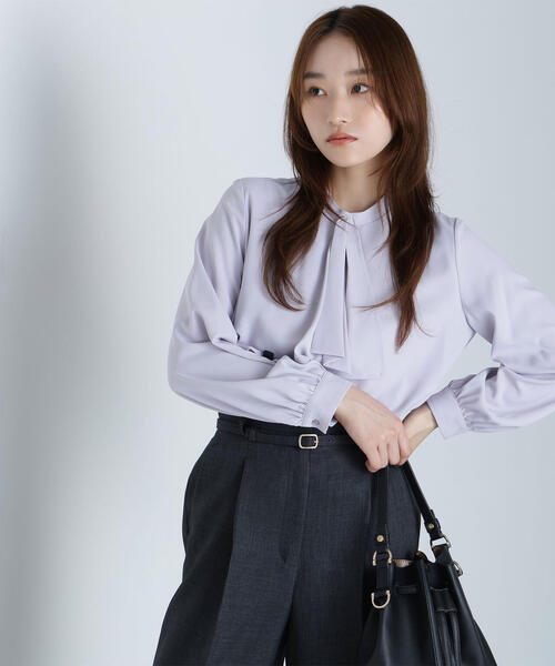 NATURAL BEAUTY BASIC（ナチュラルビューティーベーシック）の「◇アシメラッフルボウブラウス（シャツ/ブラウス・レディース・ラベンダー/ブラウン/オフホワイト・SMALL/MEDIUM）」の16枚目の写真