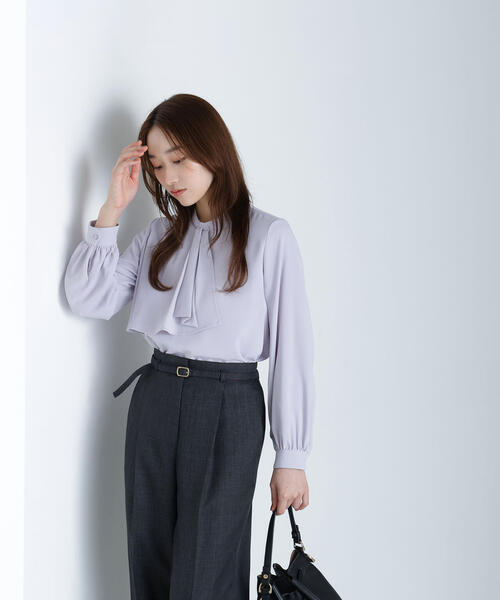 NATURAL BEAUTY BASIC（ナチュラルビューティーベーシック）の「◇アシメラッフルボウブラウス（シャツ/ブラウス・レディース・ラベンダー/ブラウン/オフホワイト・SMALL/MEDIUM）」の18枚目の写真