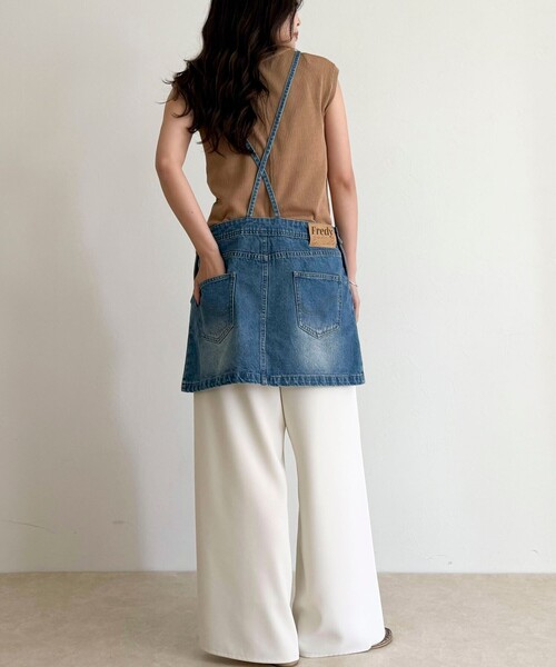 fredy emue（フレディエミュ）の「デニムサロペットチュニック（サロペット/オーバーオール・レディース・ブラック/ブルー・38）」の5枚目の写真