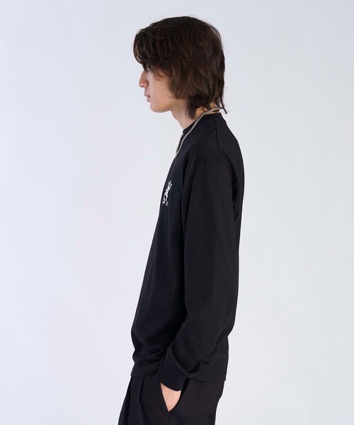 agnes b.(アニエスベー)の「メンズ アイコニック プリント 長袖 Tシャツ "Lezard"(Tシャツ/カットソー・メンズ・ブラック・2/3/1)」の8枚目の写真