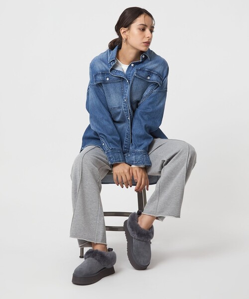 UGG（アグ）の「＜UGG＞タゼル / Tazzelle（スリッポン・レディース・ブラウン系/ダークグレー・6/7/8/5）」の5枚目の写真