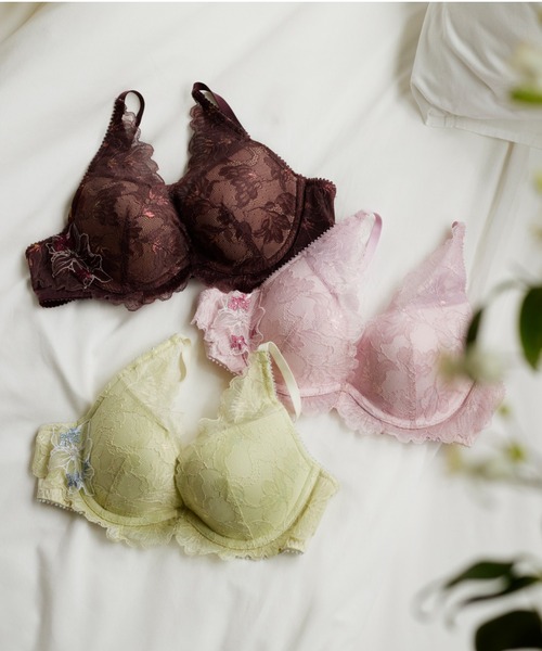 AMOSTYLE BY Triumph（アモスタイルバイトリンプ）の「夢みるブラ DeepV ブラジャー2 アップルブロッサム【A,B,C,Dカップ】 AMST1540 WHU2 JX（ブラジャー・レディース・グリーン/ブラウン/パープル・C65/A75/A70/B75/D70/C70/B70/B65/D80/D75/D65/C75）」の3枚目の写真