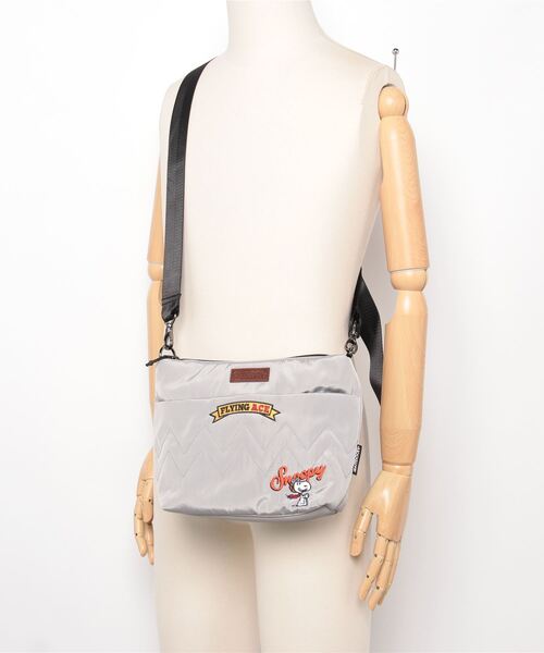 OUTDOOR PRODUCTS(アウトドアプロダクツ)の「【OUTDOOR PRODUCTS】 PEANUTSコレクション スヌーピー ミニショルダー(ショルダーバッグ・レディース・ライトグレー/ブラック/ブラウン系その他/ネイビー・FREE)」の22枚目の写真