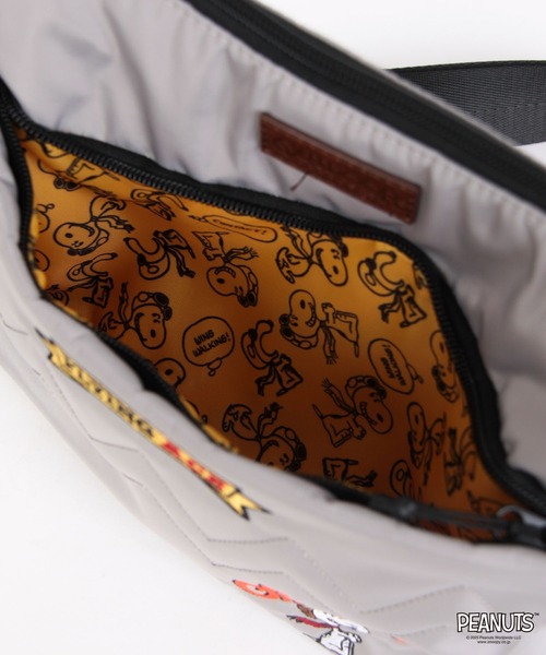 OUTDOOR PRODUCTS(アウトドアプロダクツ)の「【OUTDOOR PRODUCTS】 PEANUTSコレクション スヌーピー ミニショルダー(ショルダーバッグ・レディース・ライトグレー/ブラック/ブラウン系その他/ネイビー・FREE)」の11枚目の写真