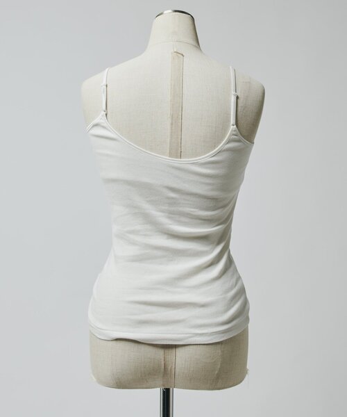 Lui's(ルイス)の「カップ付きVネックキャミ(キャミソール・レディース・ベージュ/オフホワイト/ブラック・FREE)」の11枚目の写真