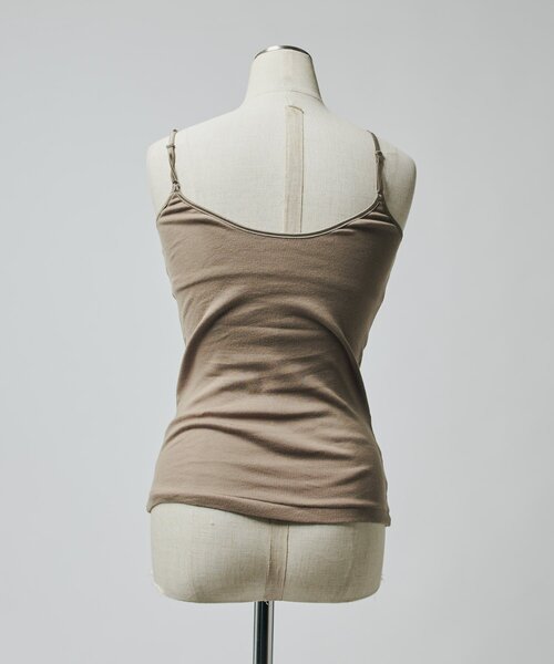 Lui's(ルイス)の「カップ付きVネックキャミ(キャミソール・レディース・ベージュ/オフホワイト/ブラック・FREE)」の18枚目の写真