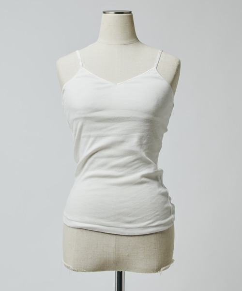 Lui's(ルイス)の「カップ付きVネックキャミ(キャミソール・レディース・ベージュ/オフホワイト/ブラック・FREE)」の2枚目の写真