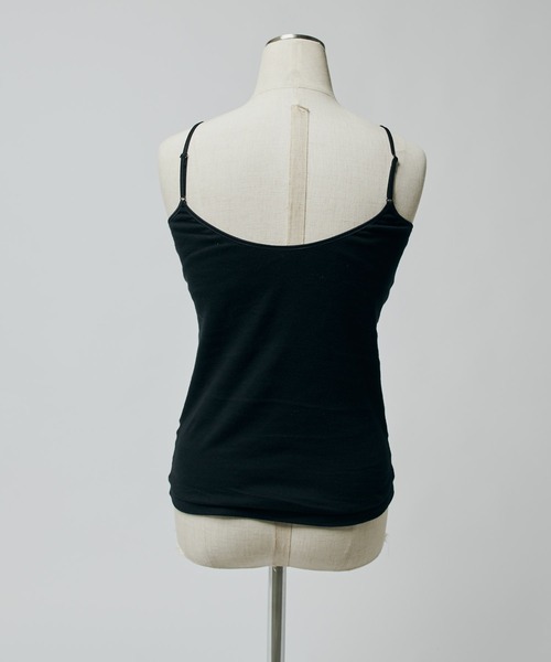 Lui's(ルイス)の「カップ付きVネックキャミ(キャミソール・レディース・ベージュ/オフホワイト/ブラック・FREE)」の6枚目の写真