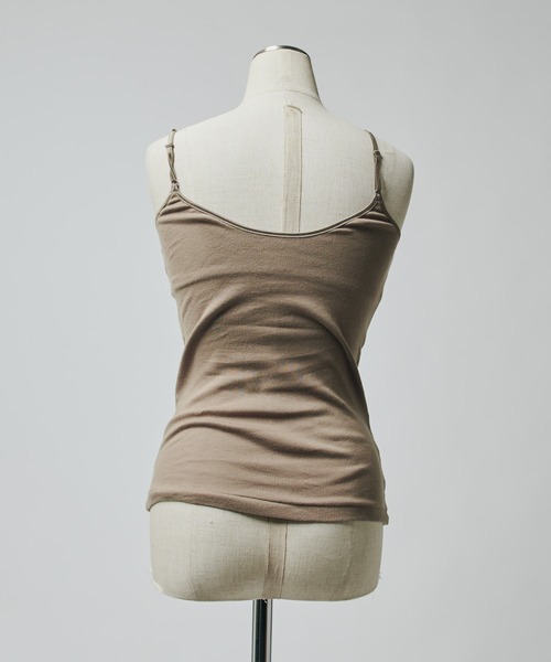 Lui's(ルイス)の「カップ付きVネックキャミ(キャミソール・レディース・ベージュ/オフホワイト/ブラック・FREE)」の10枚目の写真