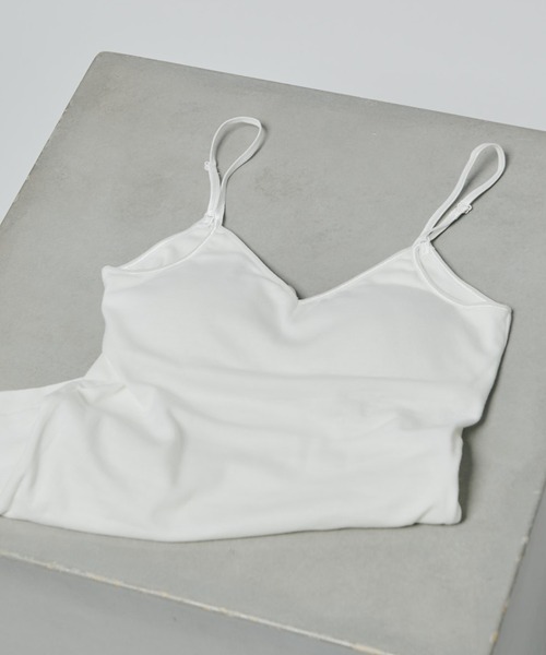 Lui's(ルイス)の「カップ付きVネックキャミ(キャミソール・レディース・ベージュ/オフホワイト/ブラック・FREE)」の20枚目の写真