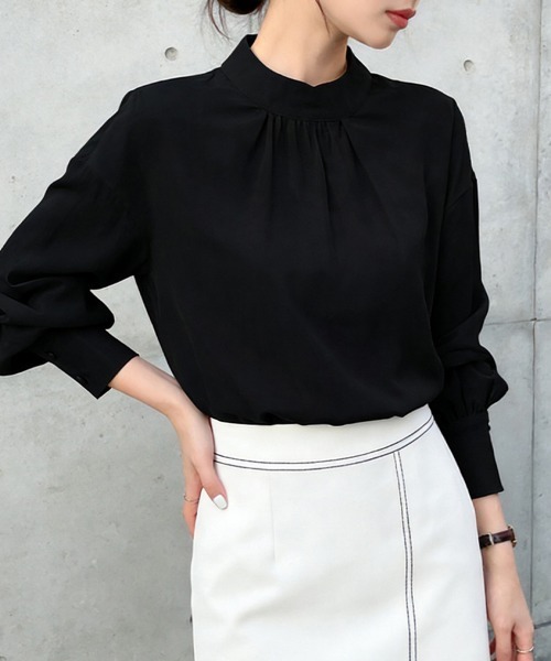 ONEP STAR(ワンピスター)の「バルーン袖スタンドカラーブラウス(シャツ/ブラウス・レディース・ライトブラウン/ブラック/ワイン/グレイッシュベージュ/ホワイト/グリーン/ライトグリーン/ベージュ・FREE)」の1枚目の写真