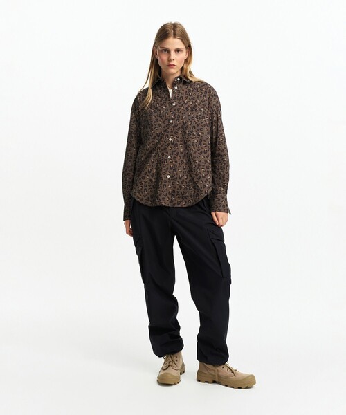 AIGLE(エーグル)の「総柄プリント ロングスリーブシャツ(シャツ/ブラウス・レディース・オリーブ・L/M/S/XS)」の10枚目の写真