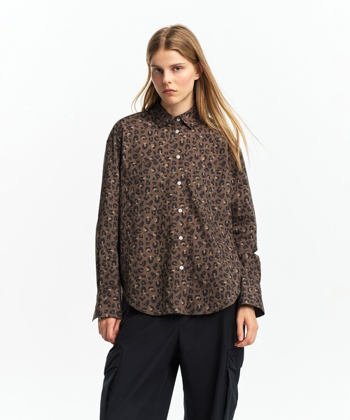 AIGLE(エーグル)の「総柄プリント ロングスリーブシャツ(シャツ/ブラウス・レディース・オリーブ・L/M/S/XS)」の4枚目の写真