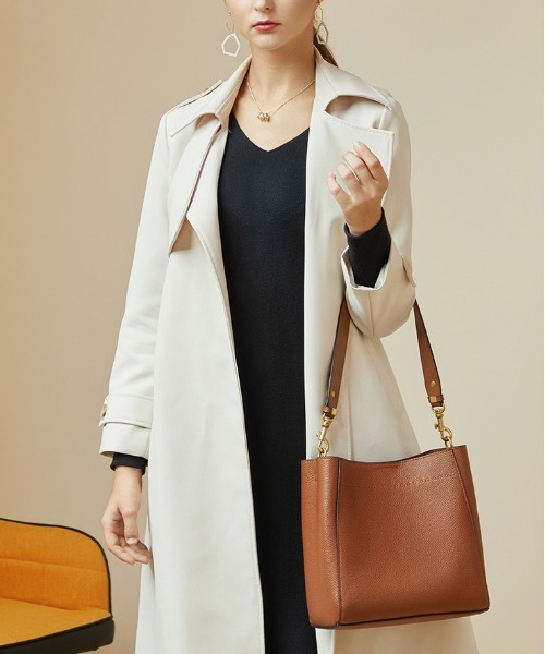 NiiNa(ニーナ)の「【 NiiNa / ニーナ 】高品質牛革バケットショルダーバッグ(ワイドストラップ)(ショルダーバッグ・レディース・ブラウン/ブラック・FREE)」の8枚目の写真